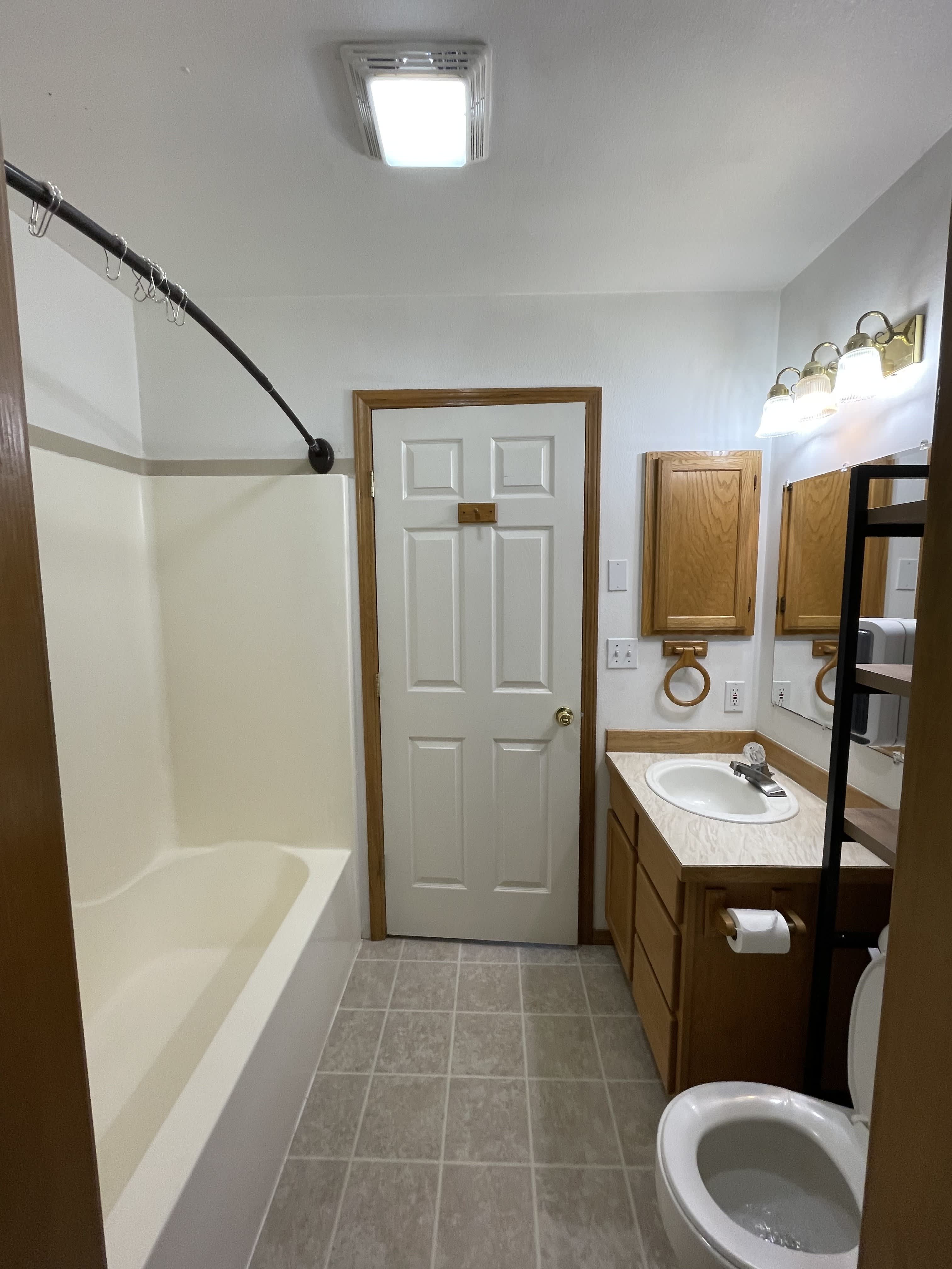 505 W 3rd Ave – photo 2