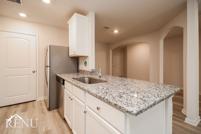 10446 Sweetwater Creek Drive – photo 4