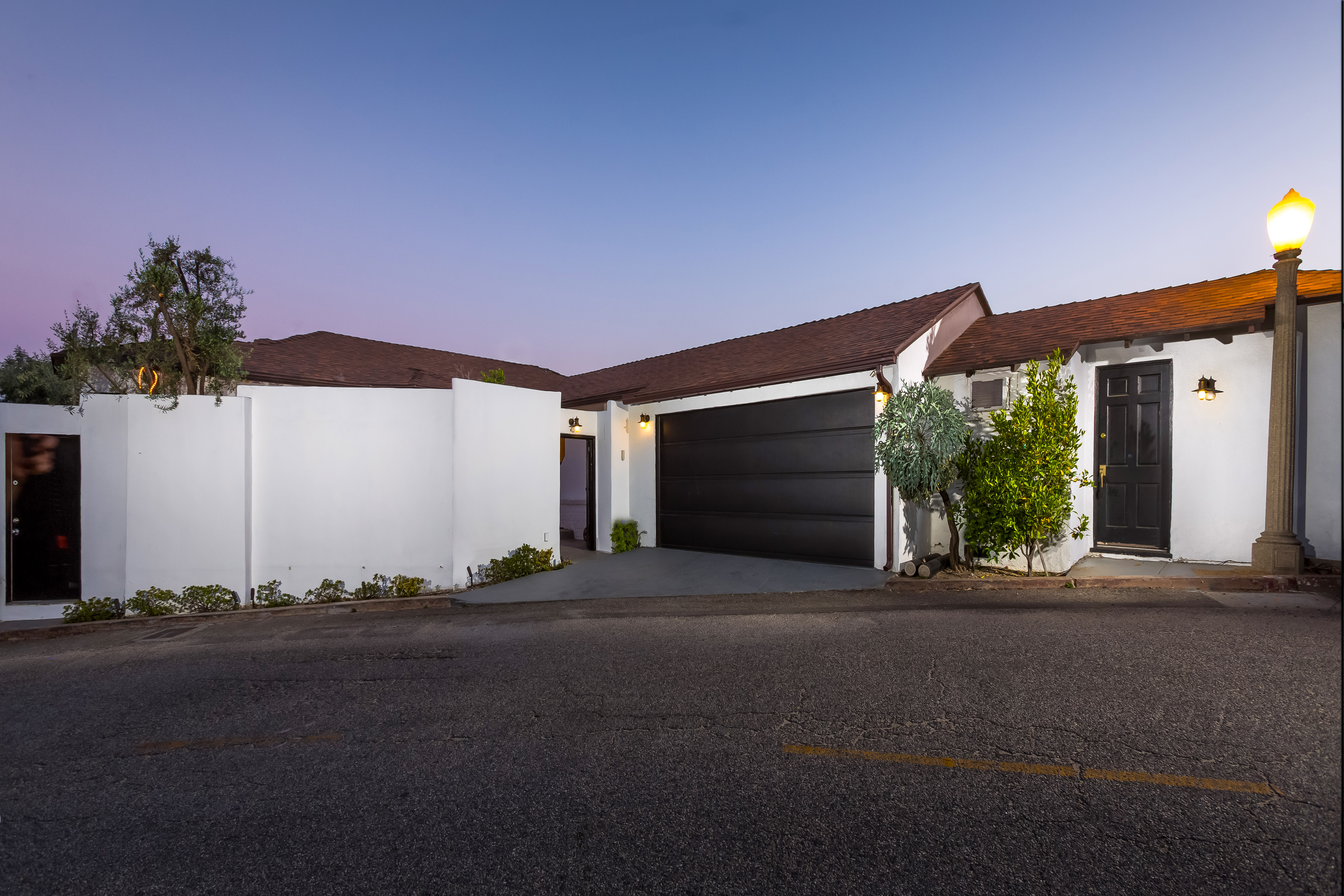 1733 Sunset Plaza Dr – photo 4