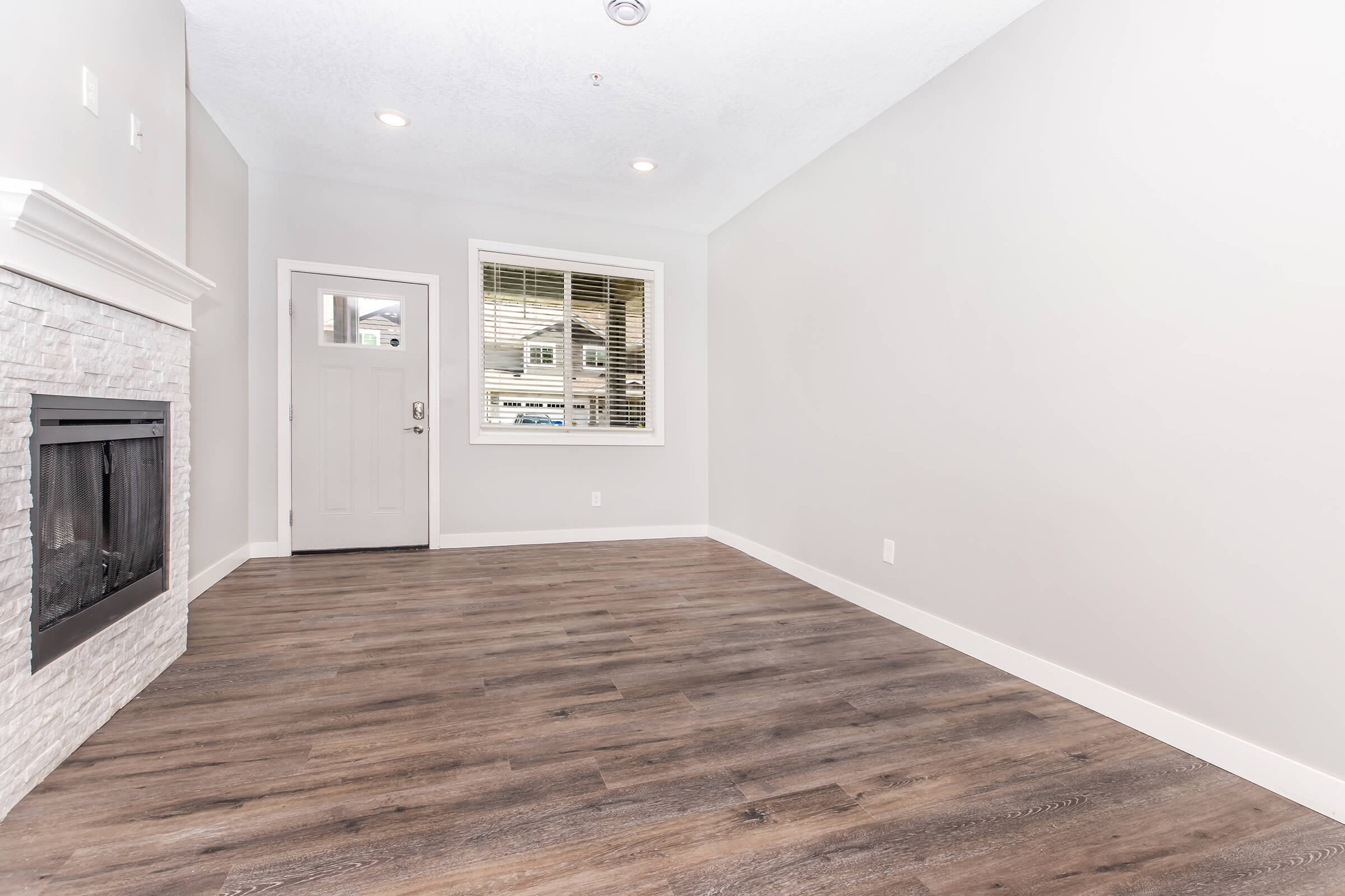 1161 Palisade Drive Northeast – photo 3