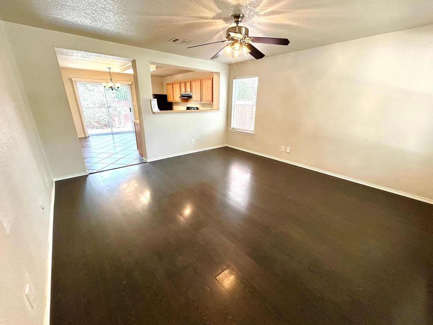 Application Received Move In Special Move In Ready Washer Dryer Included Google Fiber Located Near Utsa – photo 4