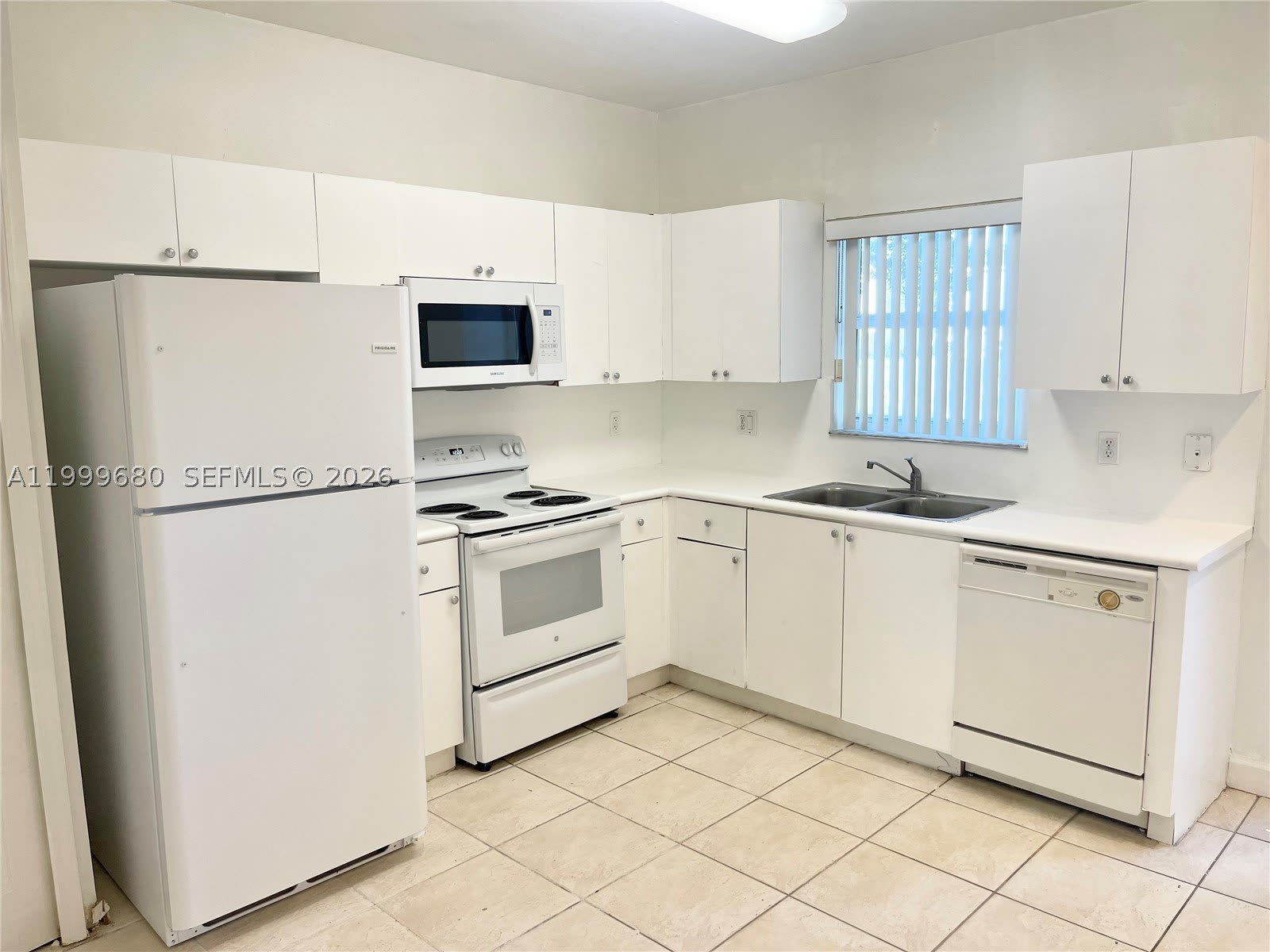 1635 SE 31st Ct – photo 5