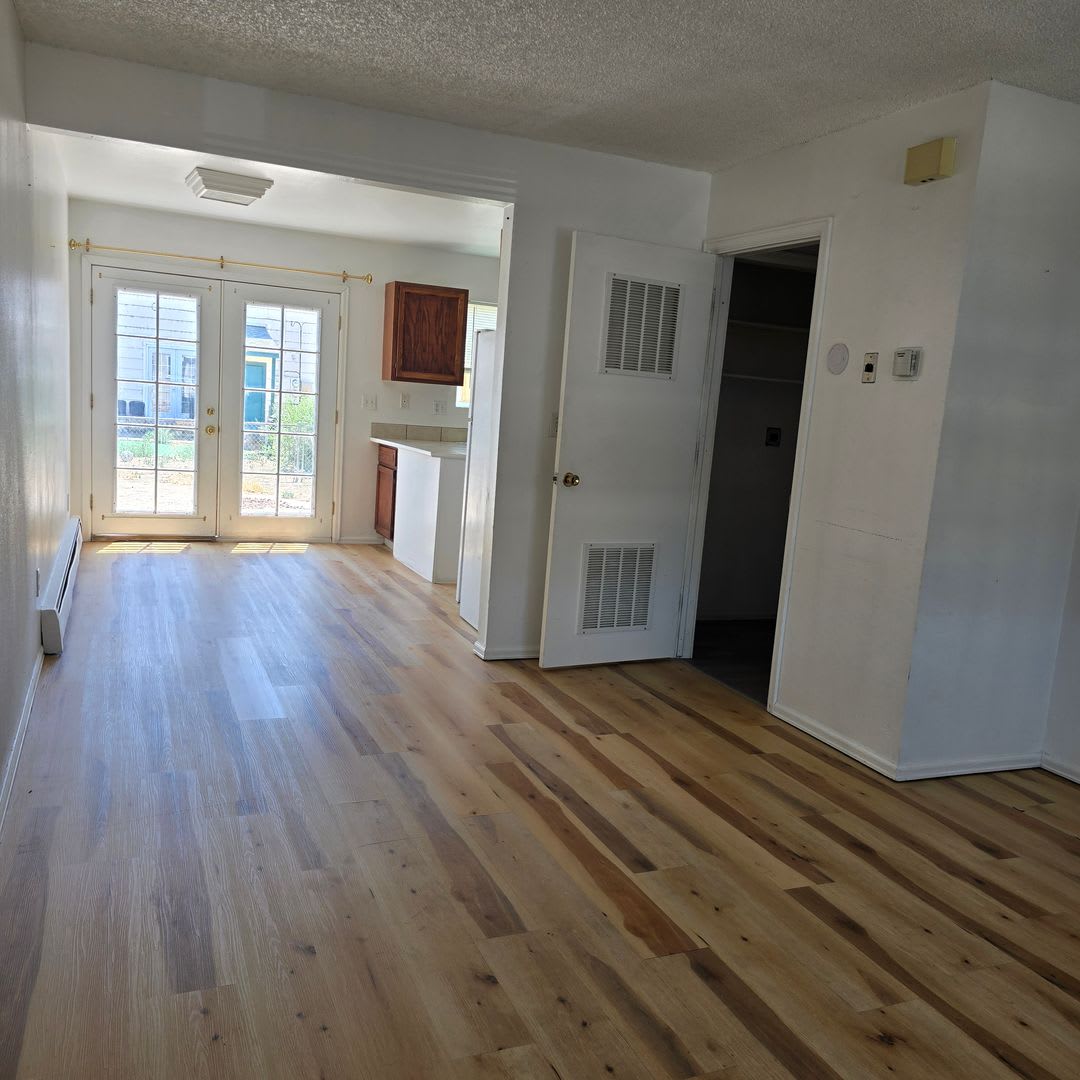 3247 1/2 Main St. – photo 3