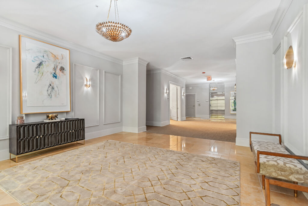 2100 Queens – photo 5