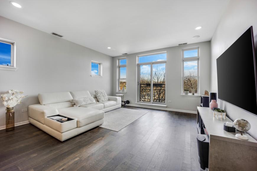 947 West 14Th Pl – photo 4