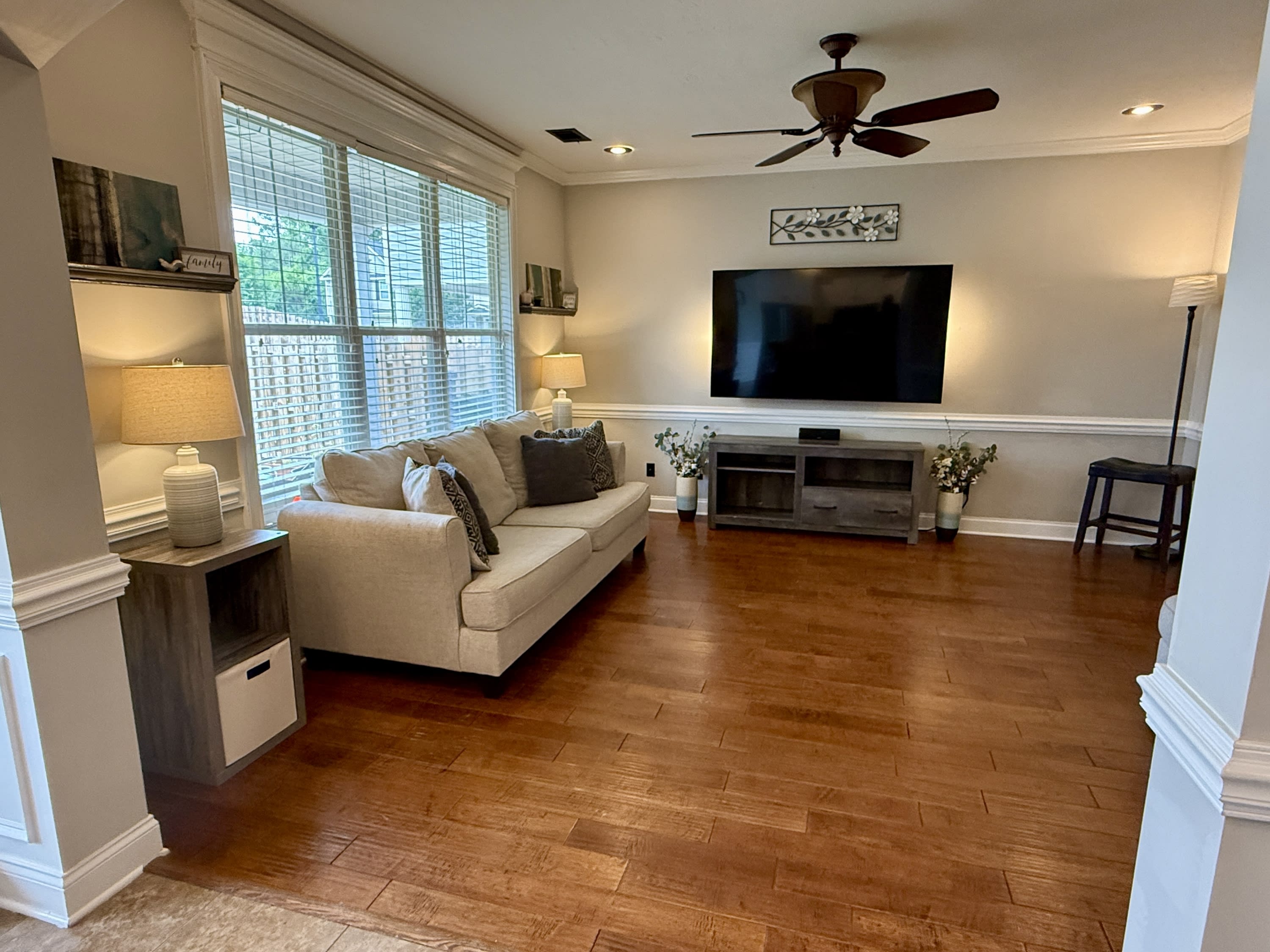 633 Dunrobin Lane – photo 2