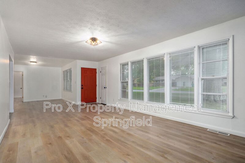 906 North Belview Ave – photo 5
