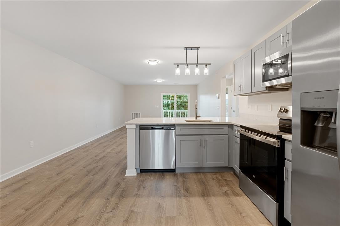 2039 Clermont Street – photo 5