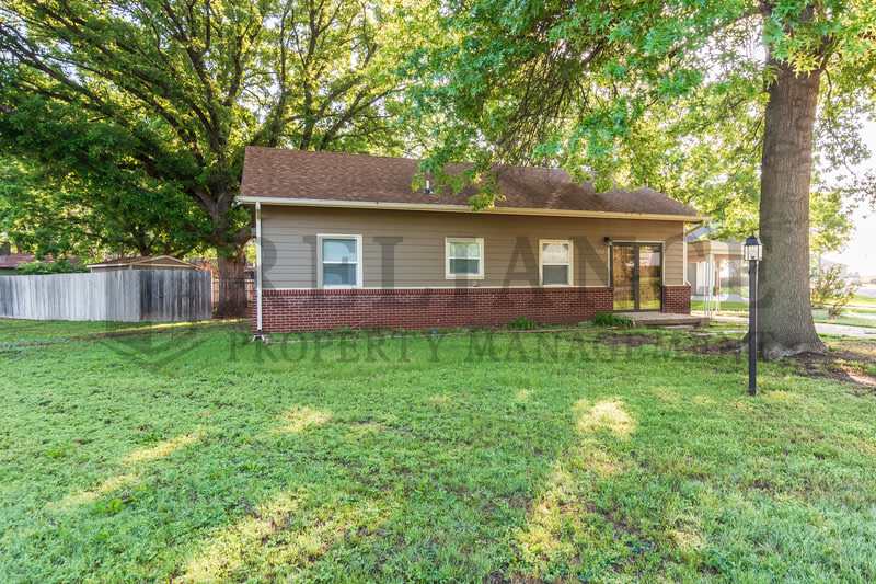 300 West Breese Avenue – photo 2