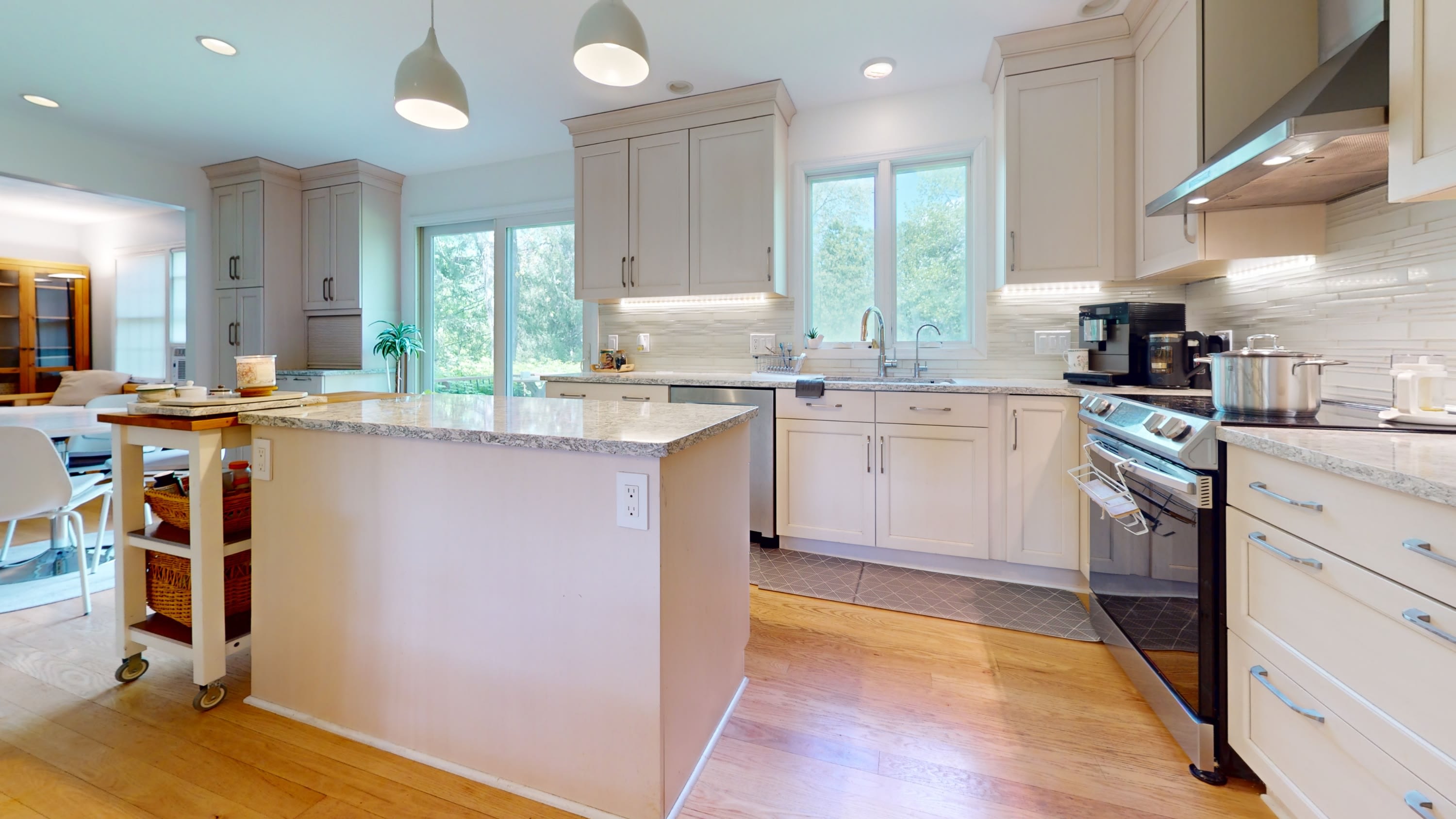 118 Simsbury Drive – photo 3