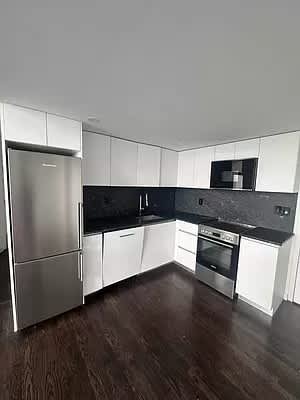 32 E 14th St – photo 2