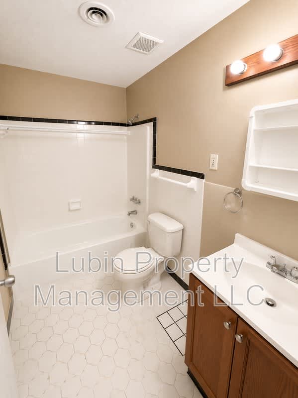 3258 Keystone Ave – photo 4