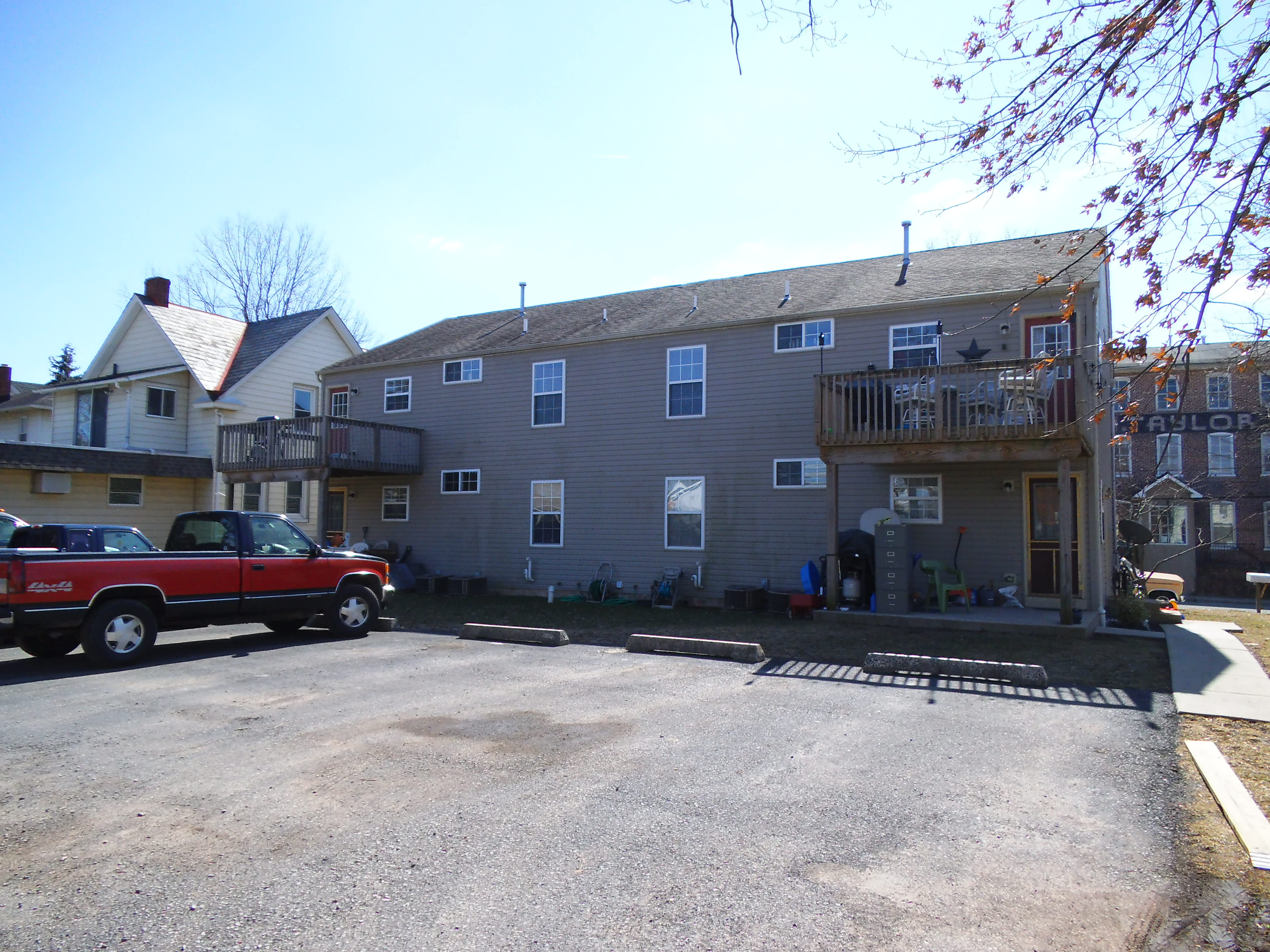 217 New Street – photo 2