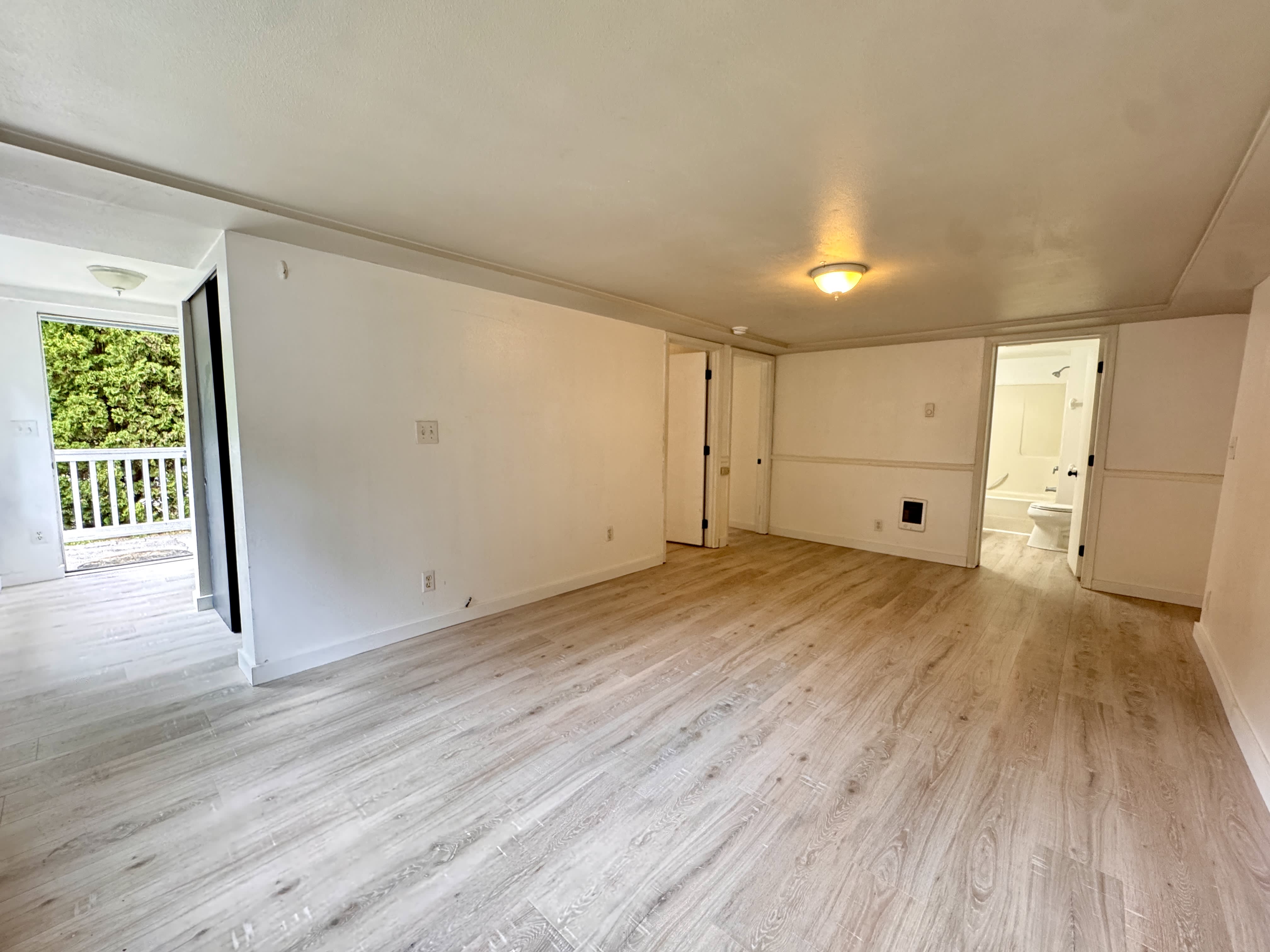 1409 W Railroad Ave Unit A – photo 2