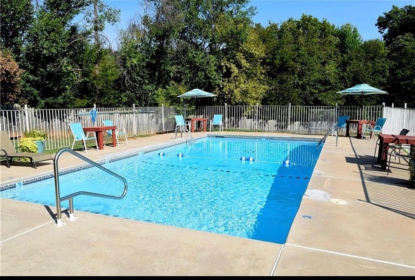 Country Grove Apartments – photo 4