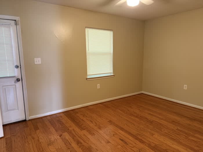 1323 Hampshire Drive – photo 2