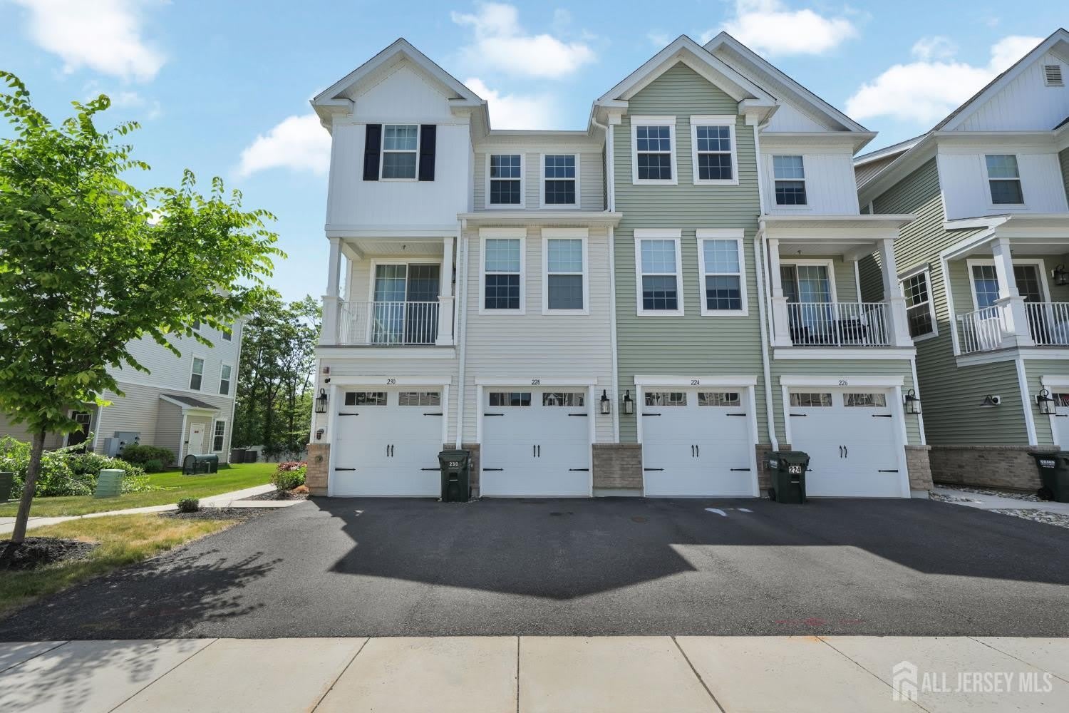 228 Park Lane – photo 1