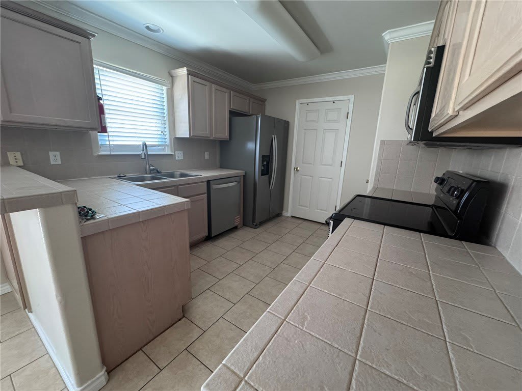 15649 Palmira Avenue – photo 4