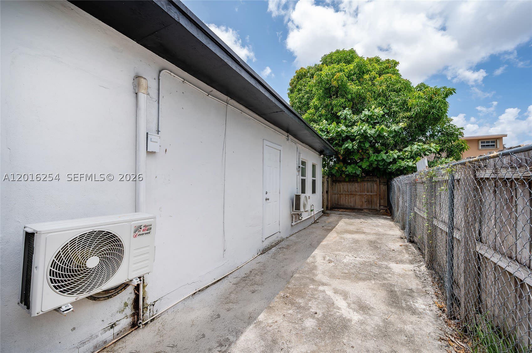 9050 NW 31st Ave – photo 4