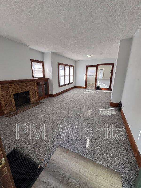 341 North Grove Drive – photo 3