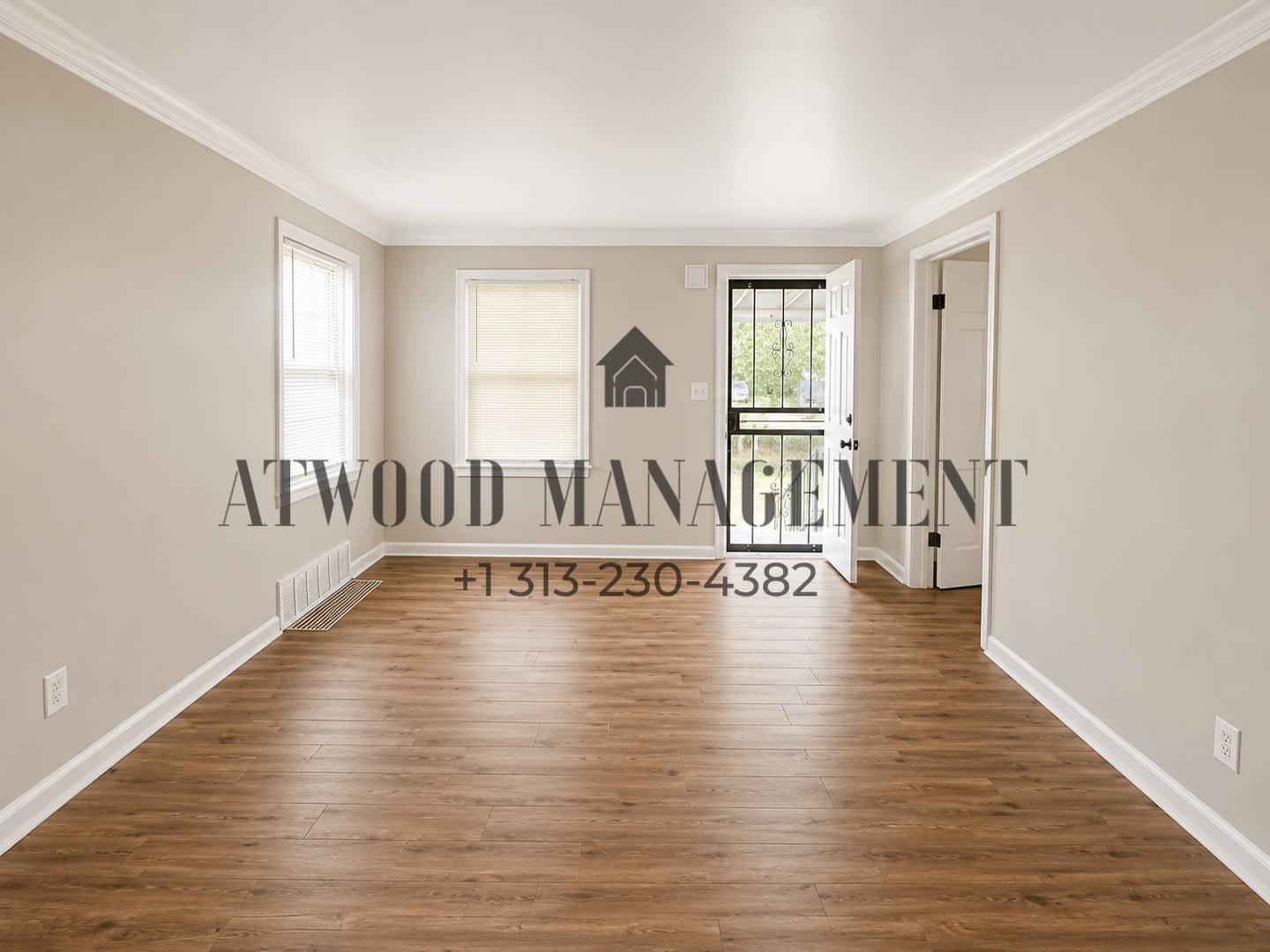 This Beautifully Updated 3 Bedroom 1 Bath Single Family Home Is Ready For Move In – photo 2