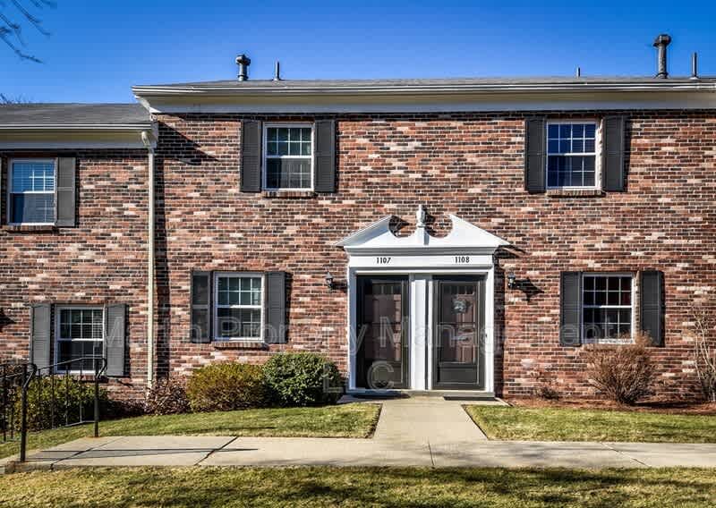 1107 Windsor Drive – photo 1