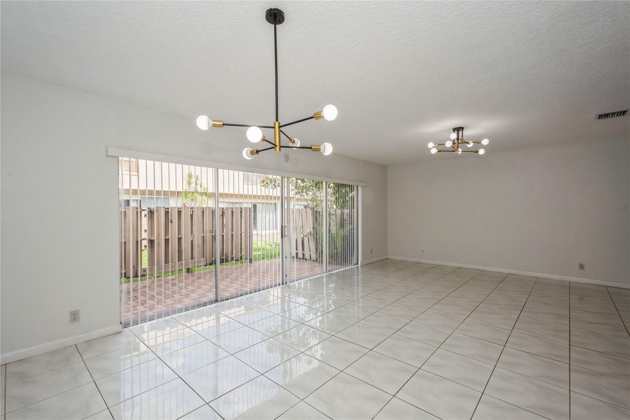 8208 NW 8th Place NW – photo 5