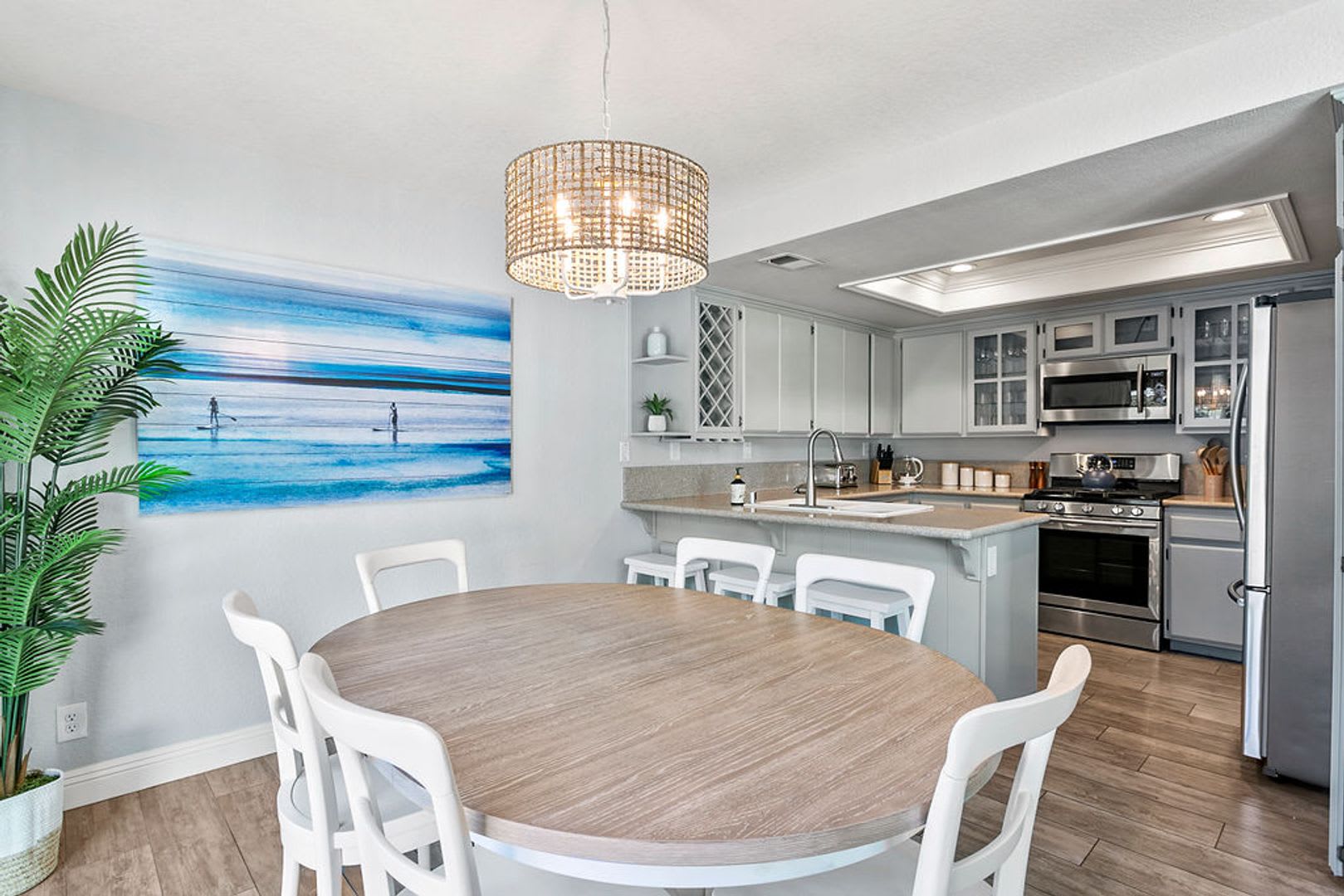 Updated & Furnished 3BR Townhome with Loft & Lake Access – photo 2