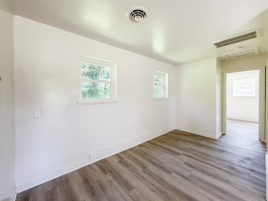 7800 Maris Rd – photo 5