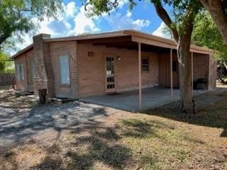 717 Hallam St. – photo 2