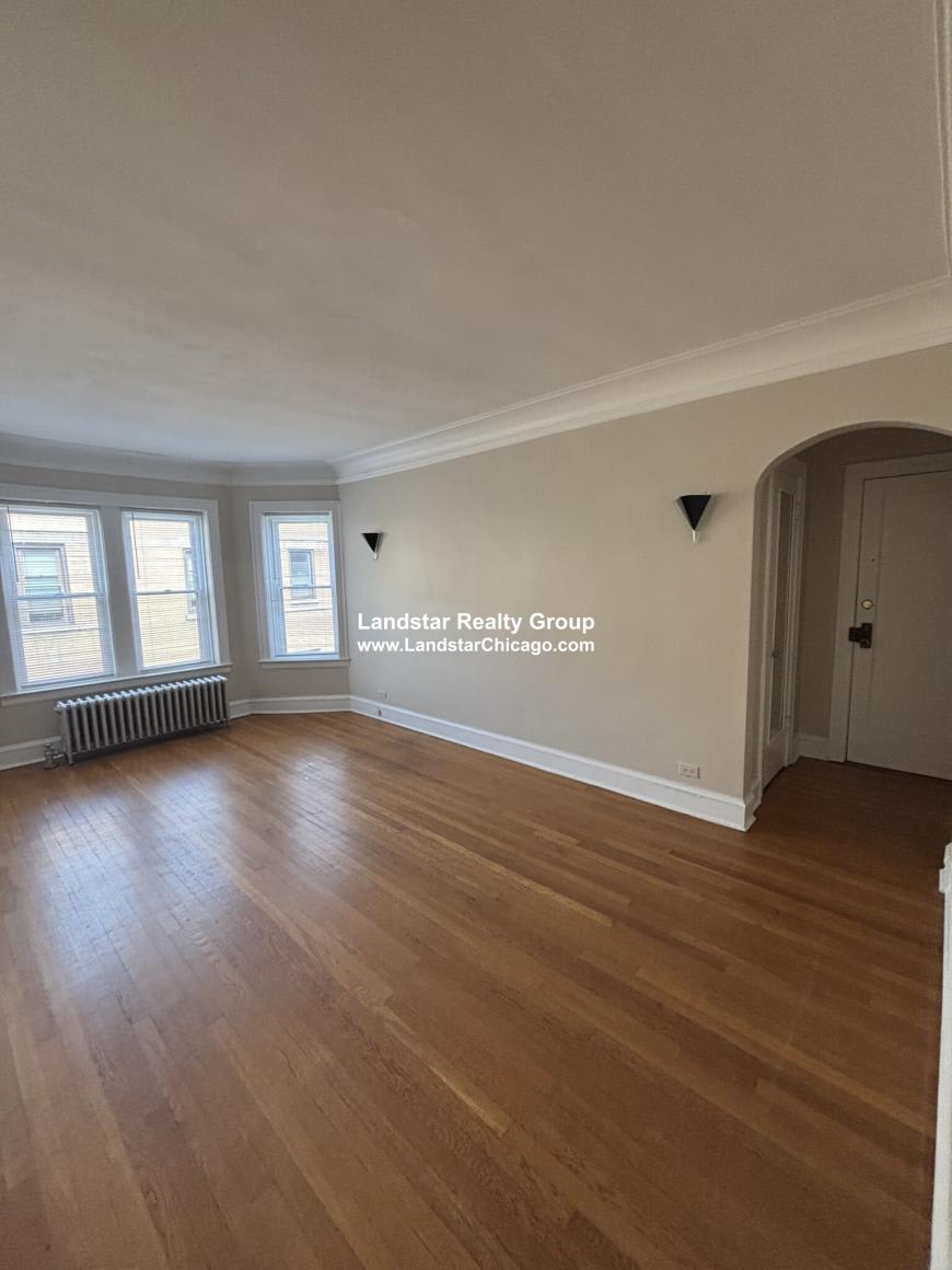 1924 West Morse Ave. – photo 2