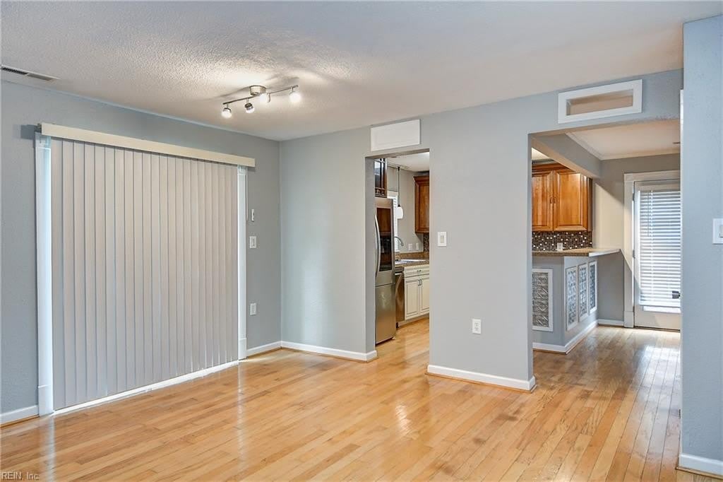4924 Denny Drive – photo 5