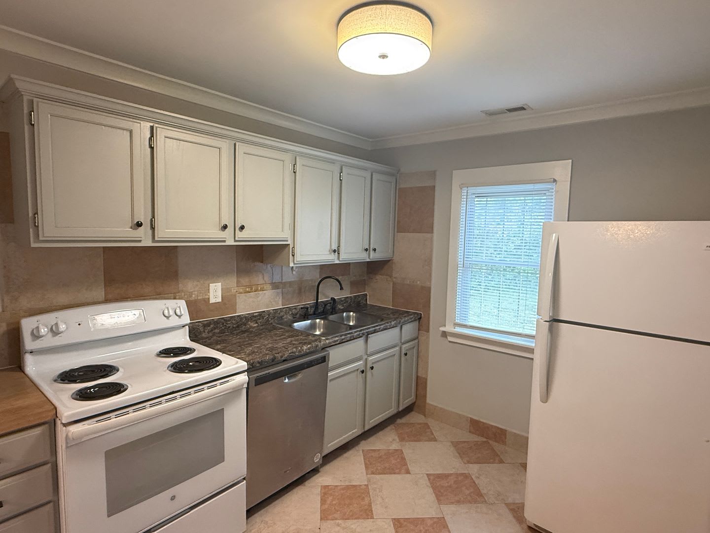2623 Greenland Avenue – photo 4