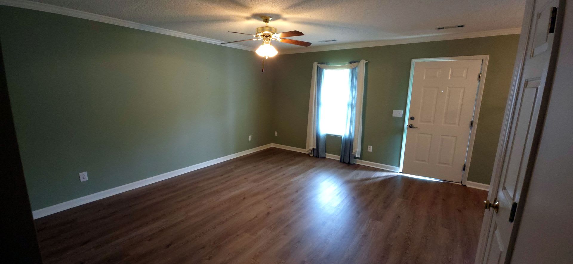 Great One Level Home Close To Shopping And Highway – photo 2