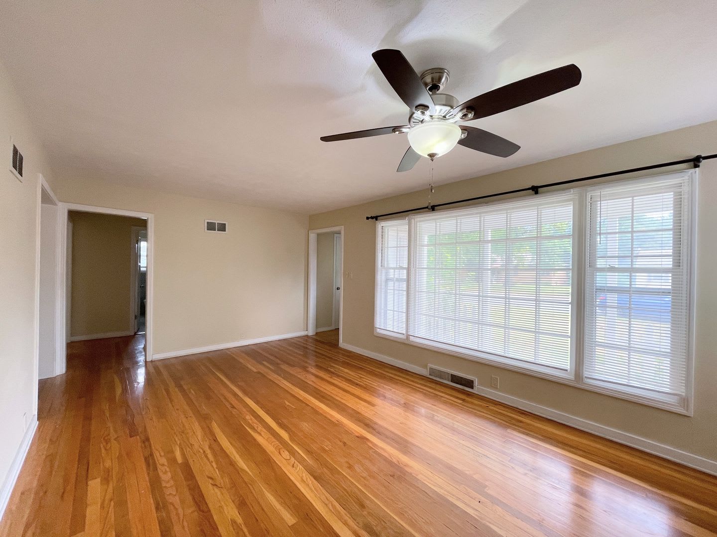 Cozy 2 bed 1.5 bath home – photo 3