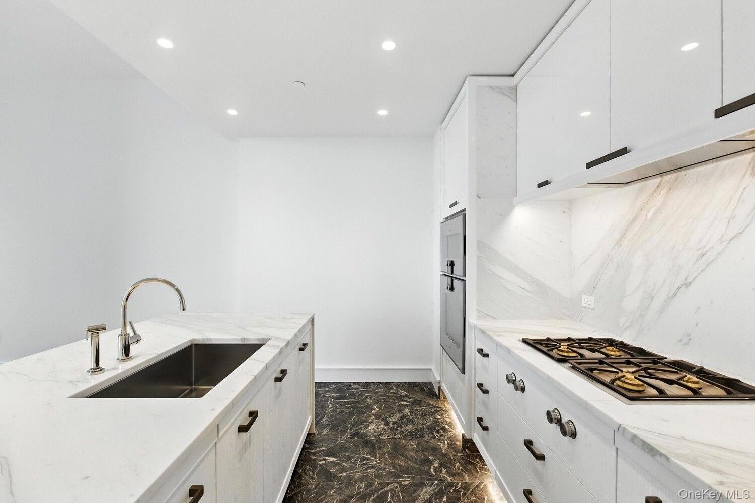 500 W 18TH Street – photo 4