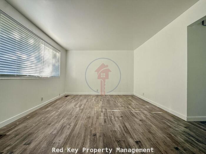 171 South Coleman Street – photo 2