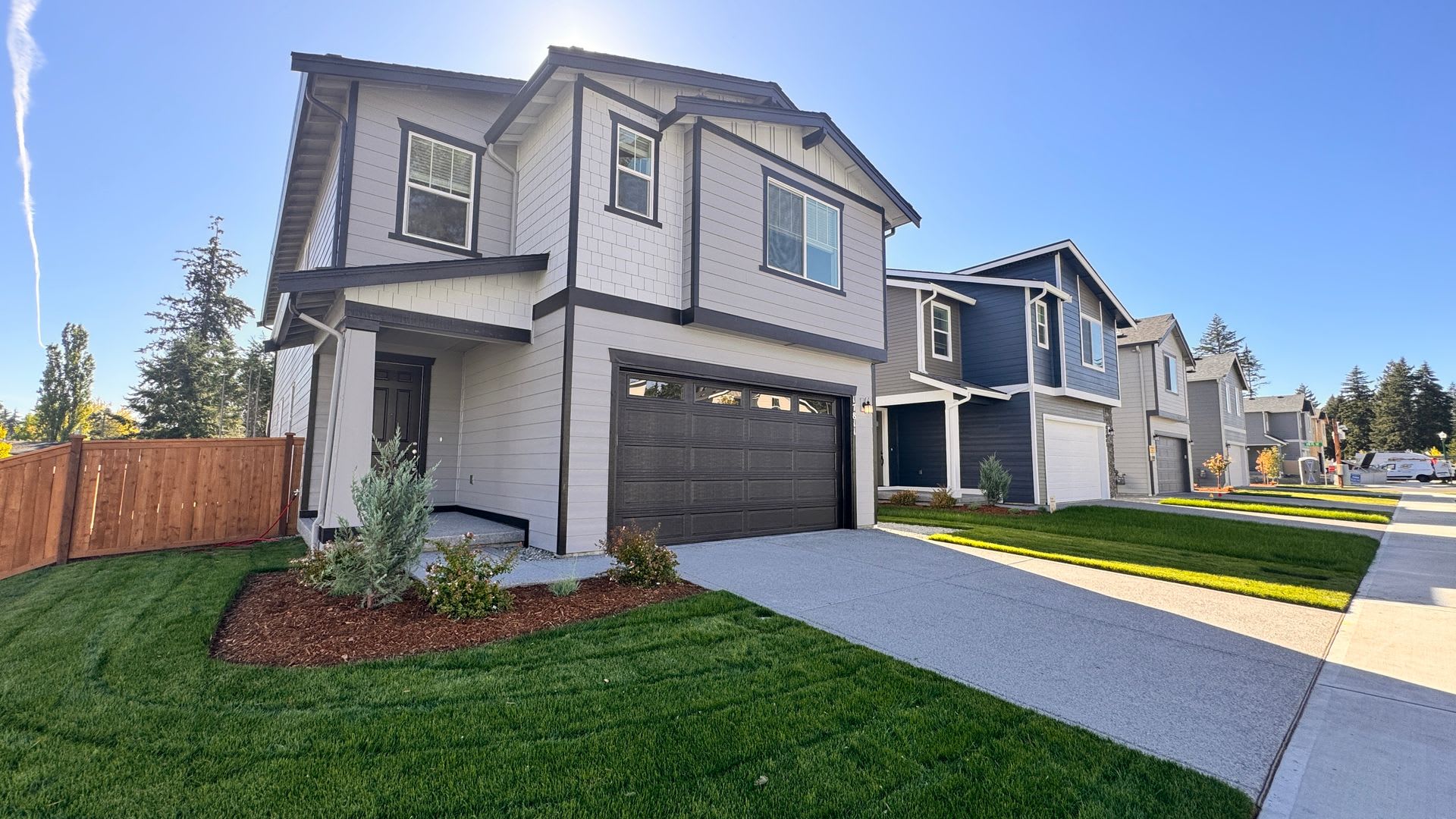 Beautiful New 5 Bedroom House in Covington – photo 1