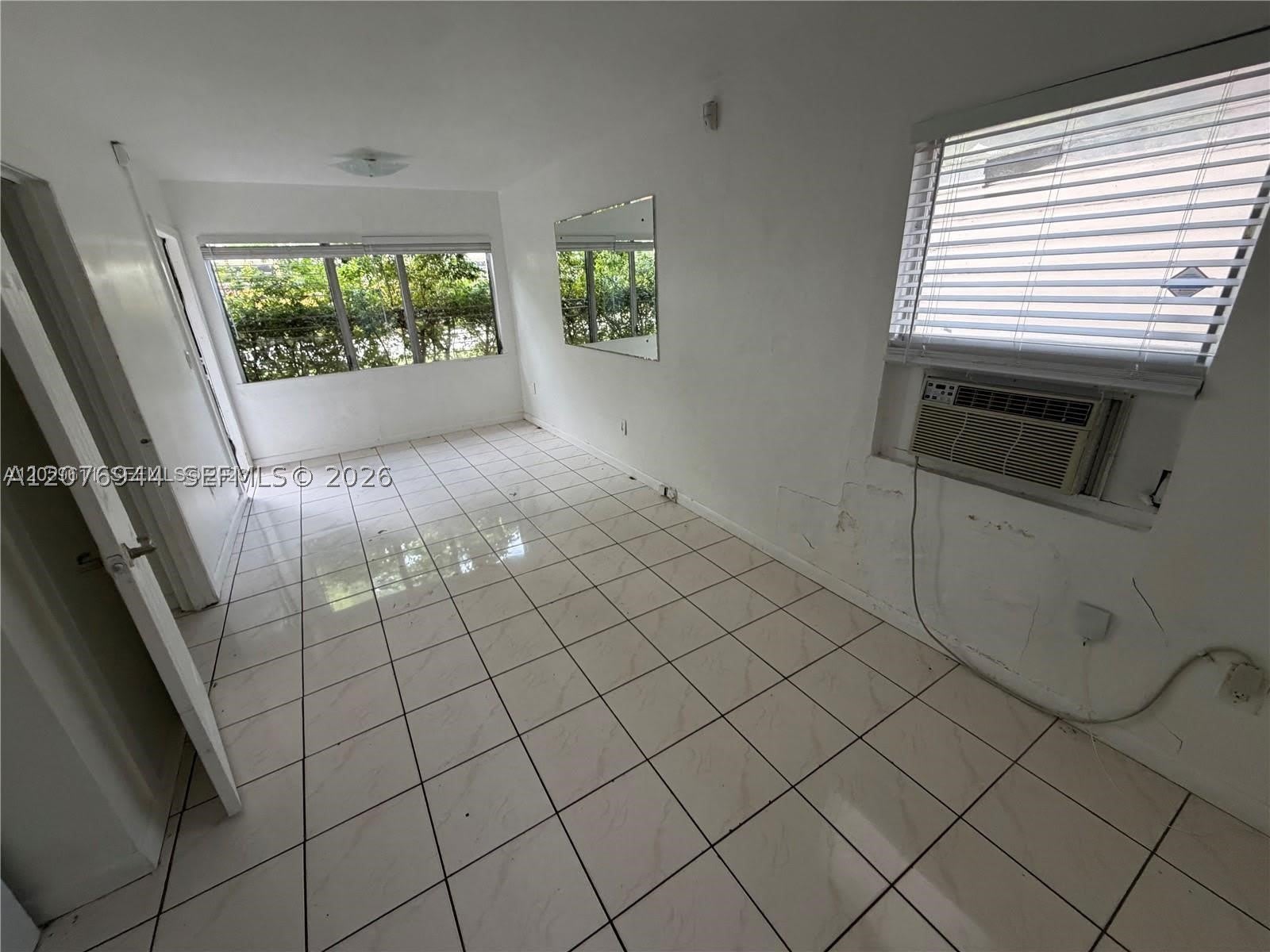 2430 SW 25th Ter – photo 2