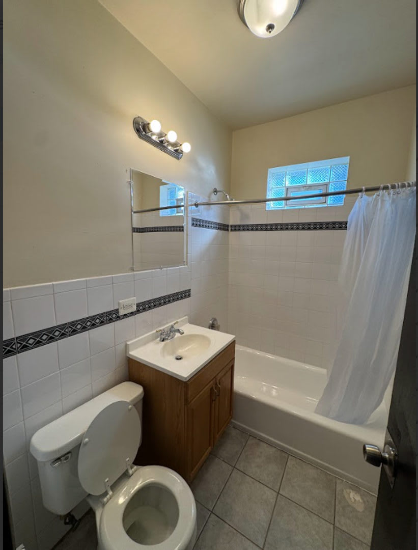8233 South Ingleside Ave. – photo 5