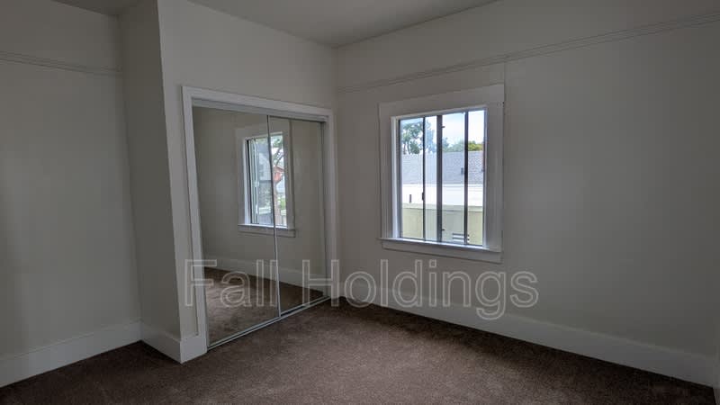 1438 Alcatraz Ave – photo 5