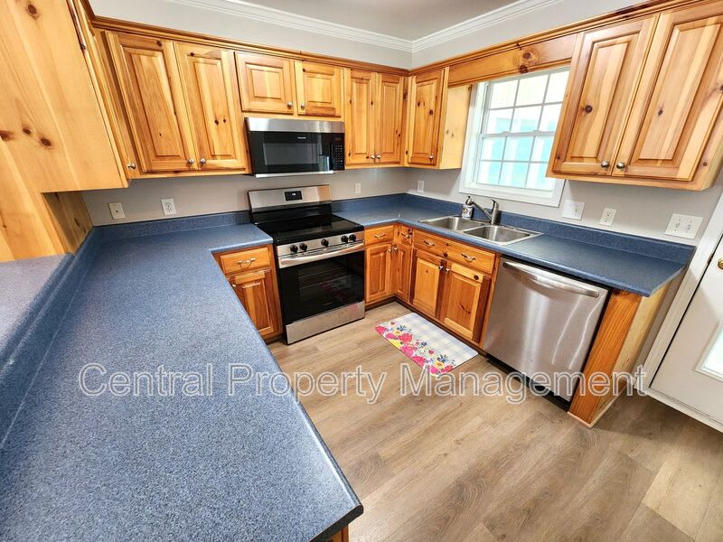 303 Rexford Drive – photo 4