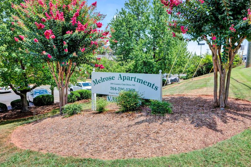 305 O Country Club Drive NE – photo 1