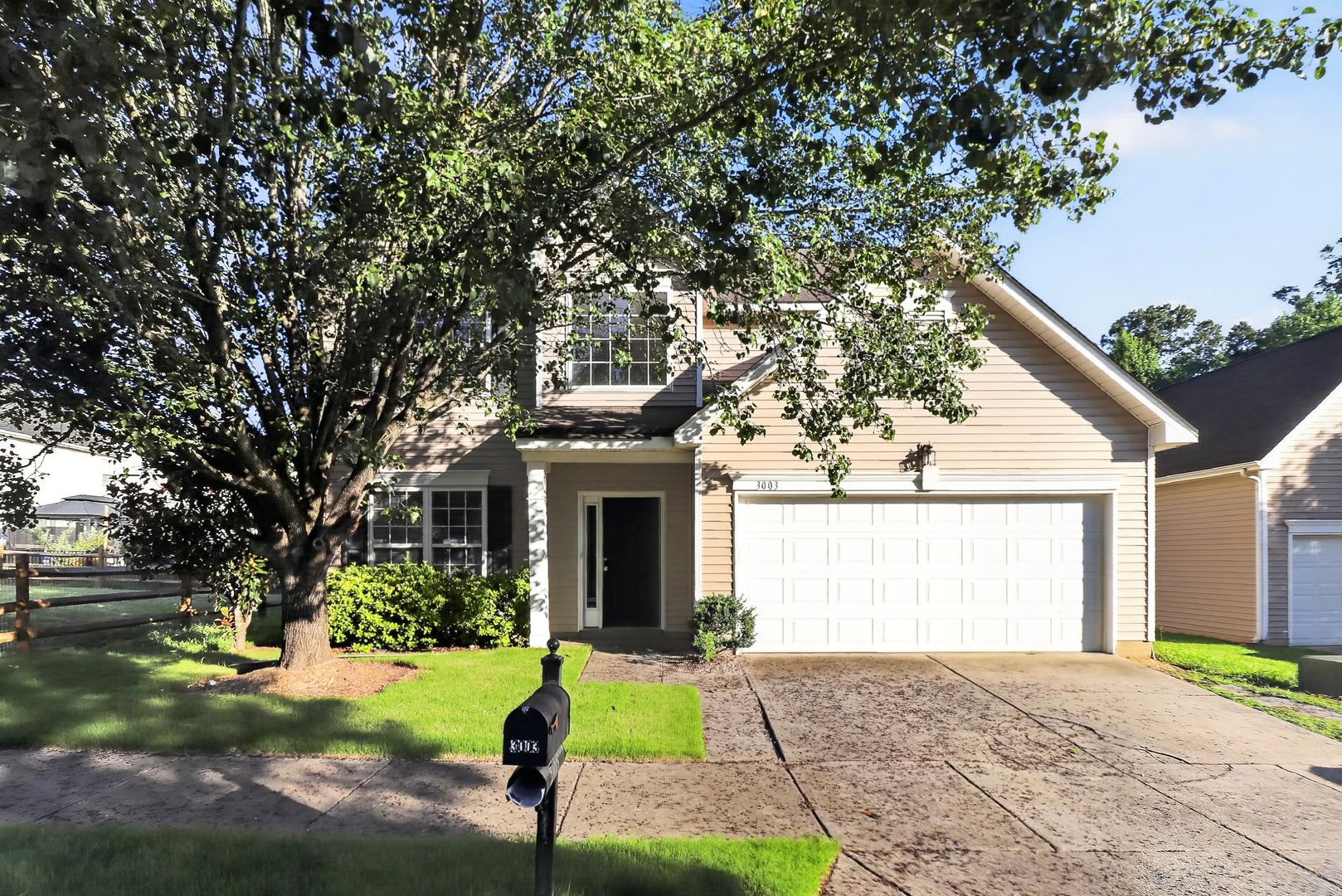 Beautiful Four Bedroom in Crismark Community! – photo 1
