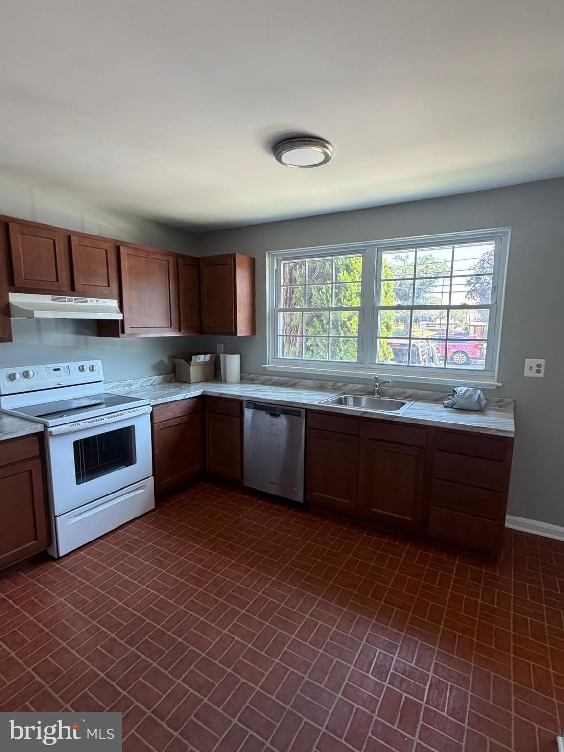8108 SANDY SPRING Road – photo 3