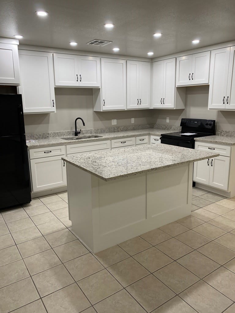 518 Peterson Dr – photo 2