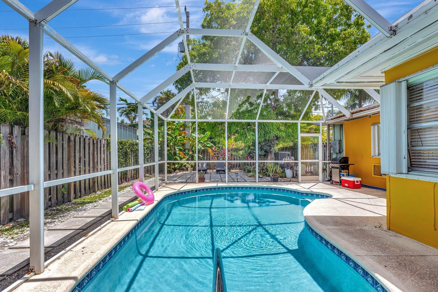 1246 Johnson Street – photo 2