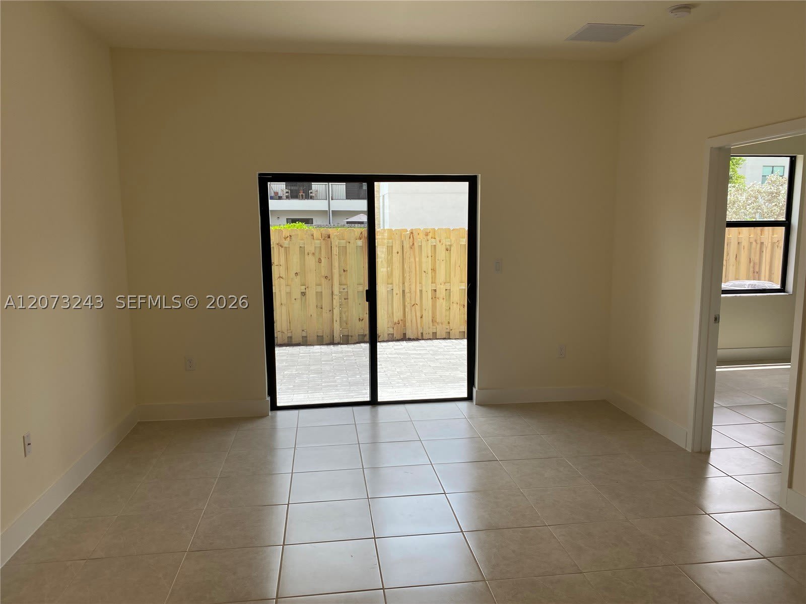7915 Nw 104Th Ave – photo 2