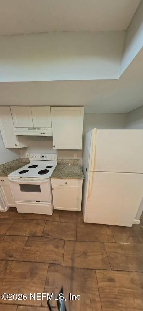 1294 BEE Street N – photo 4