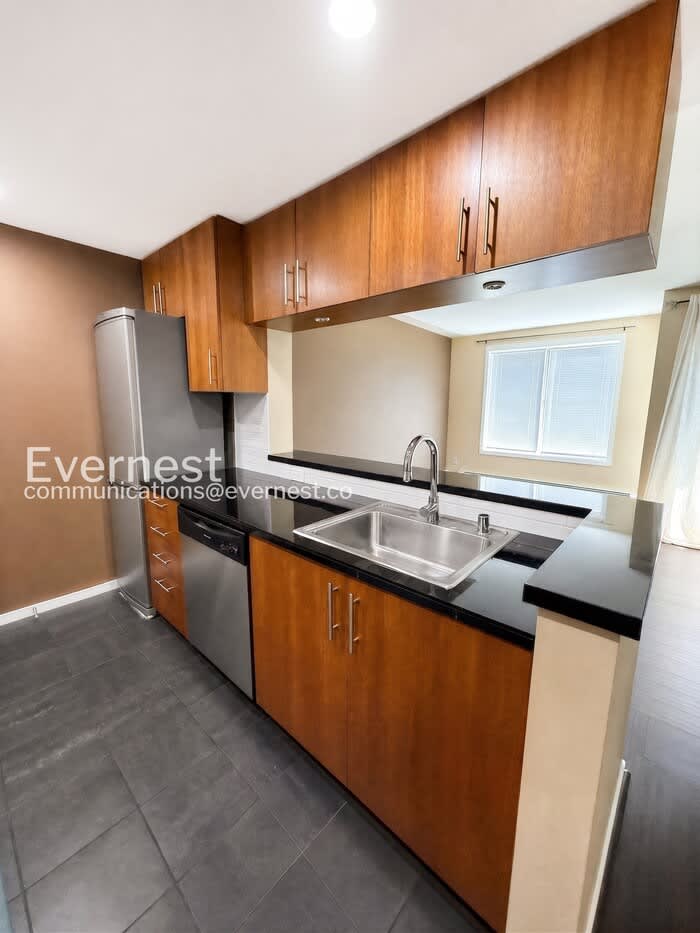 2721 1st Avenue – photo 2